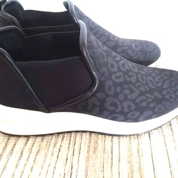 Taryn Rose Zayda slip-on black sneakers US11 EU42 - Picture 5 of 9